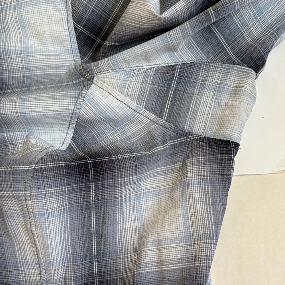 Ladies Duluth Trading Quick Dry Sun Protection Blue/Gray Plaid Shirt Size L - Picture 9 of 11